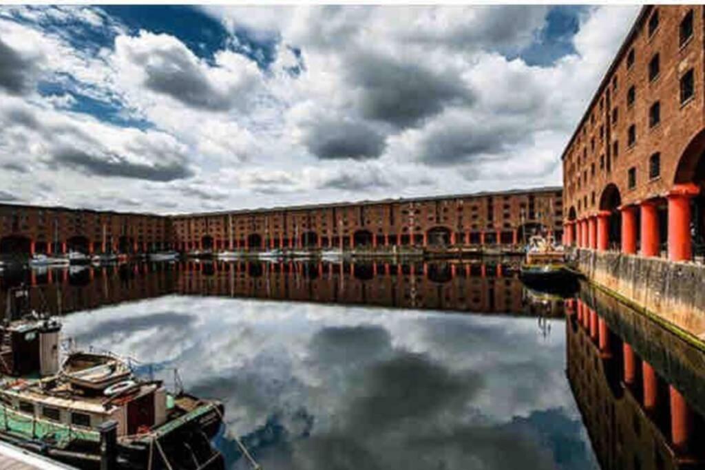 Liverpool, Superb City Centre Apartment With Parking Exteriör bild